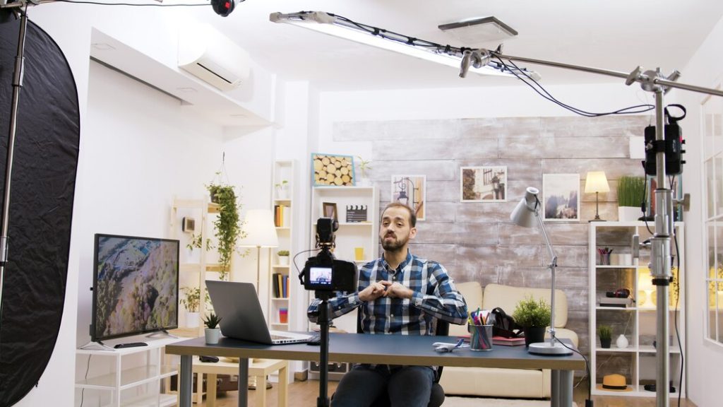 Reader, News, Content, Studio