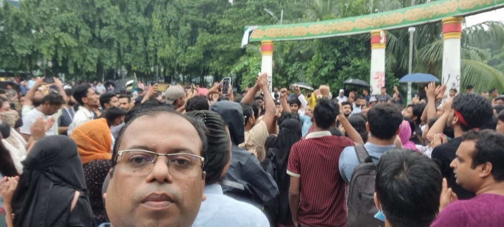 জুলাই যোদ্ধাদের পাশে দাঁড়াতে
