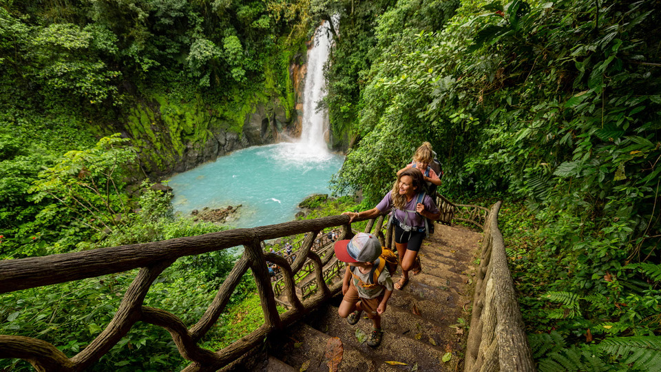 Costa-Rica-waterfall